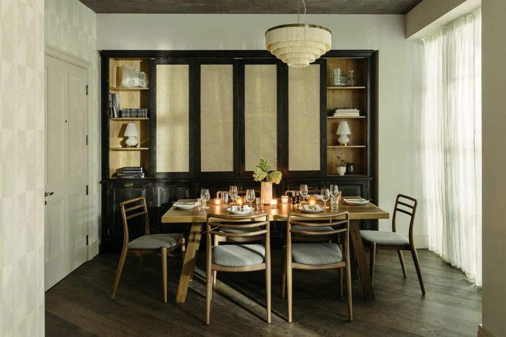 Rustic and calm meeting space for intimate gatherings