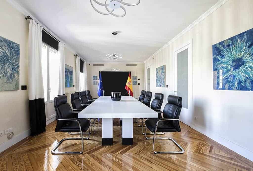 Bright and sophisticated venue for meetings