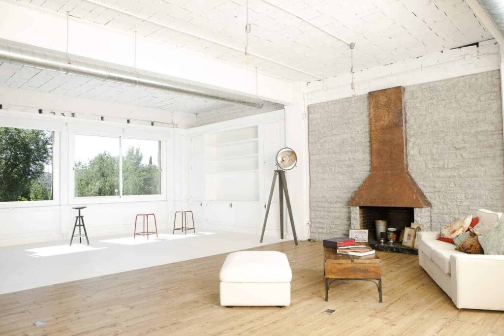 Charming and bright studio for creative productions