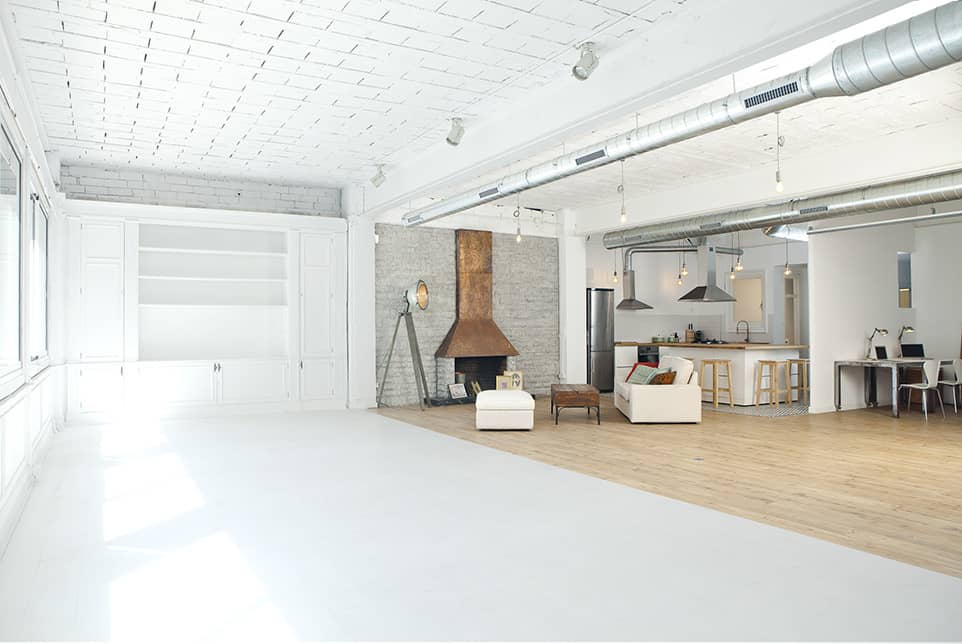 Charming and bright studio for creative productions