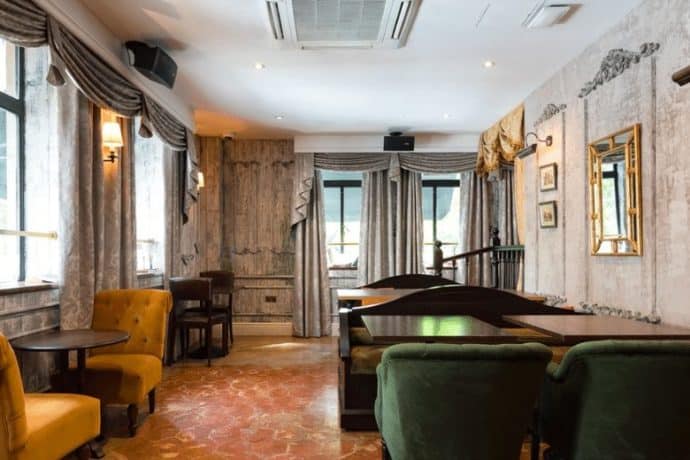 Elegant and peculiar private dining spot in Soho