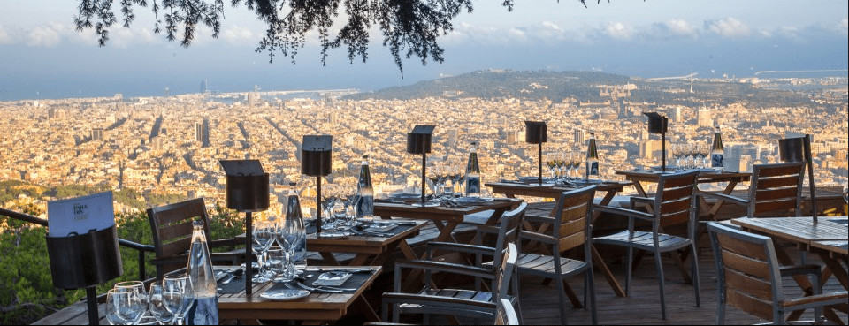 Wonderful terrace with views over the Barcelona skyline