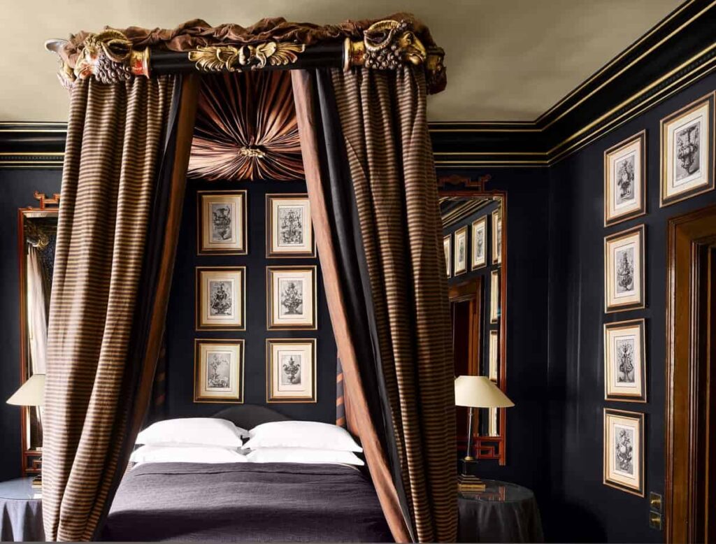 Upscale and luxurious rooms in South Kensington