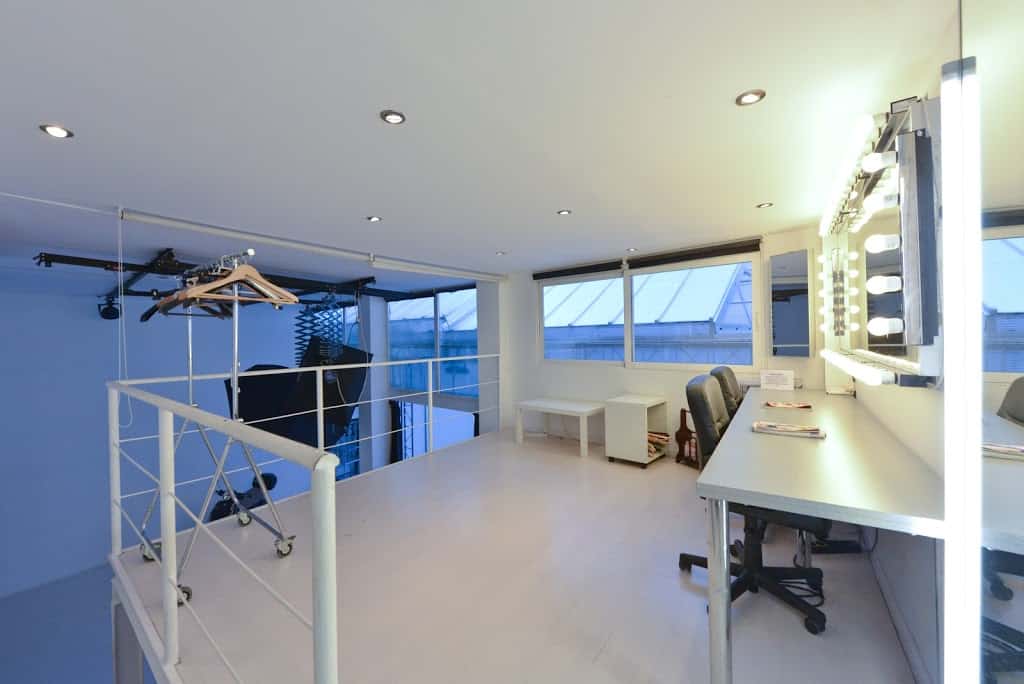 White bright space with natural lighting