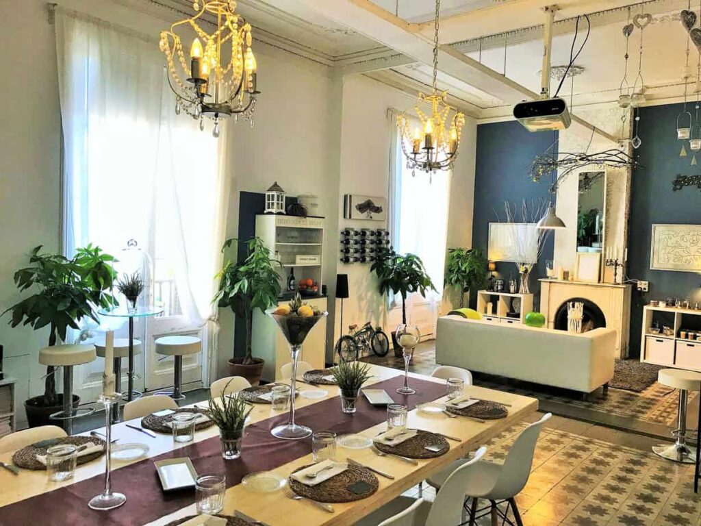 Gastronomic and intimate event venue near Plaça Reial