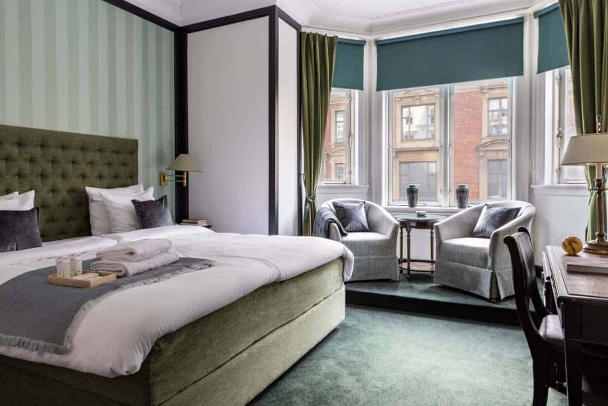Luxurious hotel in classic English style in city centre
