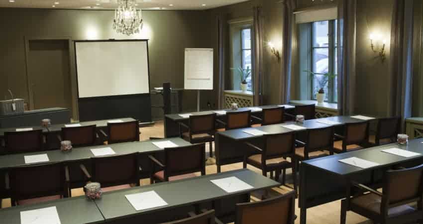 Elegant and bright room for business meetings