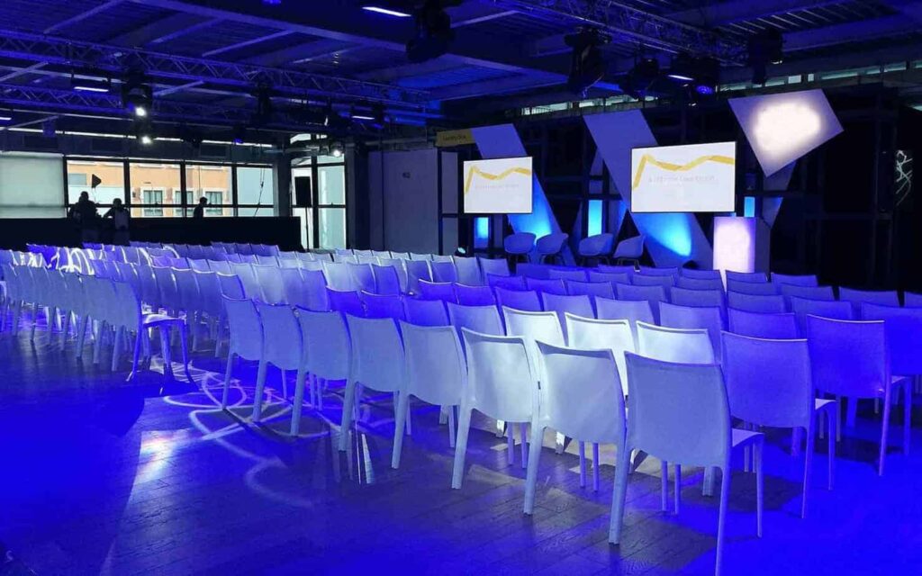 Luminous event loft for business meetings and more