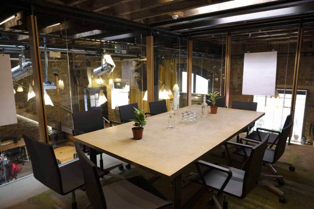 Innovative hub for meetings and creative outbursts