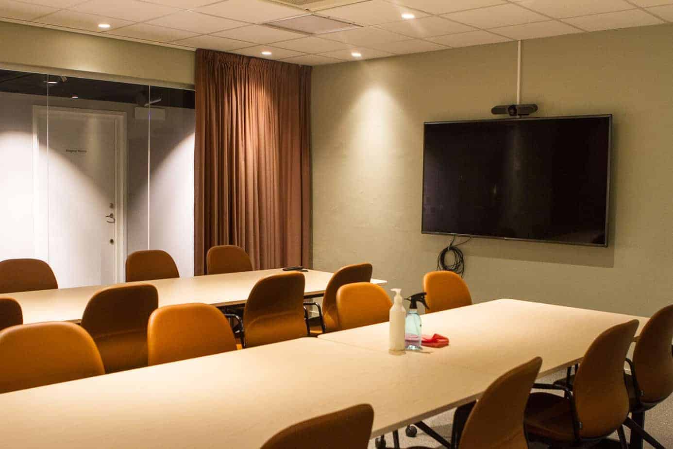 Practical innovative space for business meetings