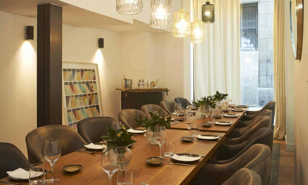 Cosy trendy space for intimate meetings