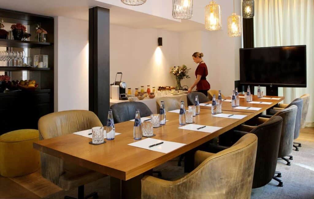 Cosy trendy space for intimate meetings