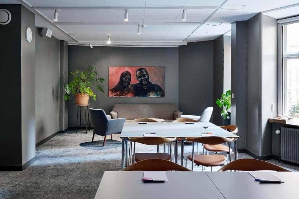 Modern meeting space with a Nordic look