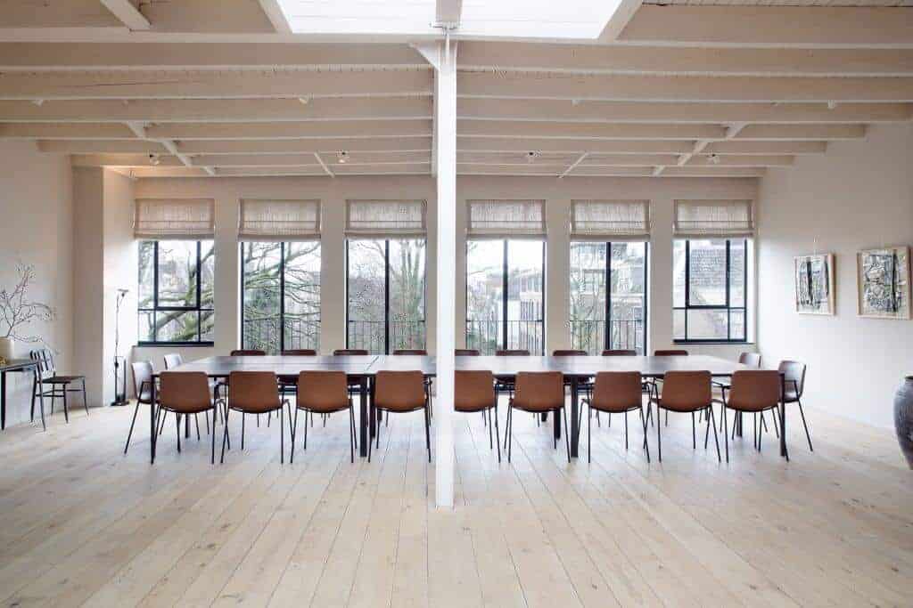 Elegant Open Discussion Space in Amsterdam