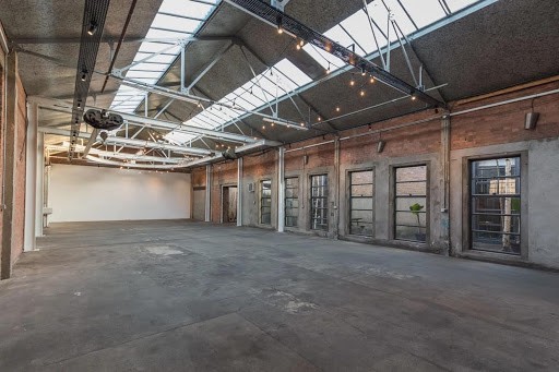 Industrial Warehouse with a Charming Courtyard for hire in london