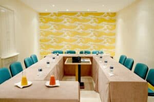 Vivid and energetic room for business encounters