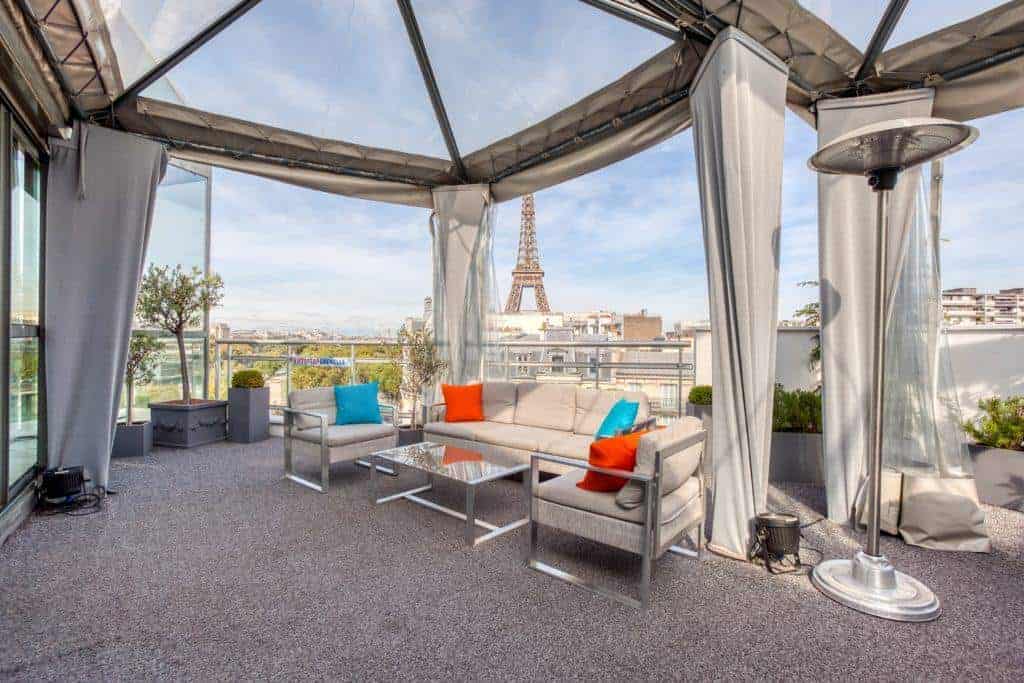 Splendid rooftop venue with beautiful views in Paris. Space for product launches and press conferences.