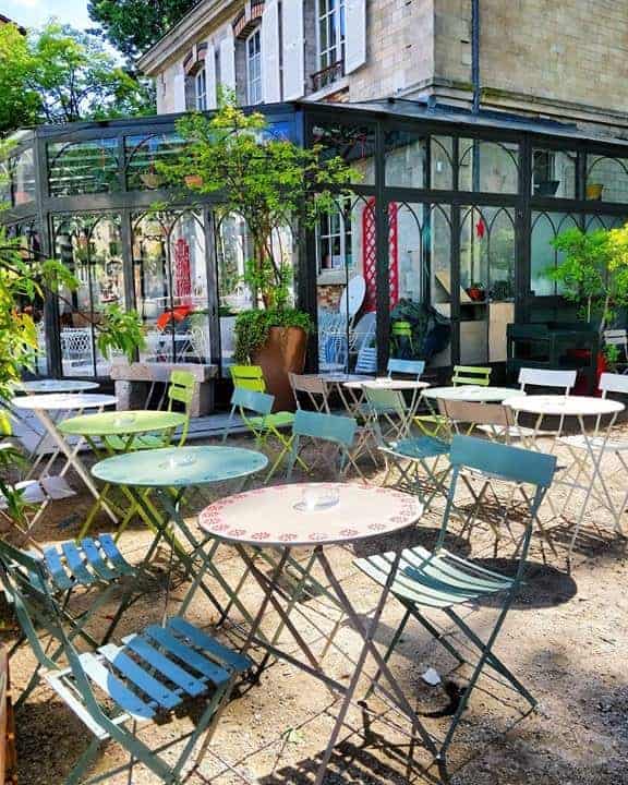 Lush green terrace with a stunning view in Paris. Venue for private dinners, afterworks and receptions.